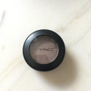 New MAC Cosmetics Single Eyeshadow in Satin Taupe